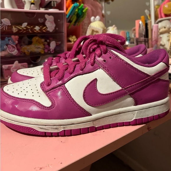 Nike shoes active pink color size 5y - Picture 2 of 6